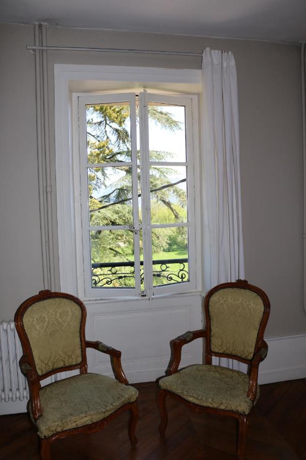 Chambres Et Table L' Echappee Bouvesse-Quirieu Exterior foto