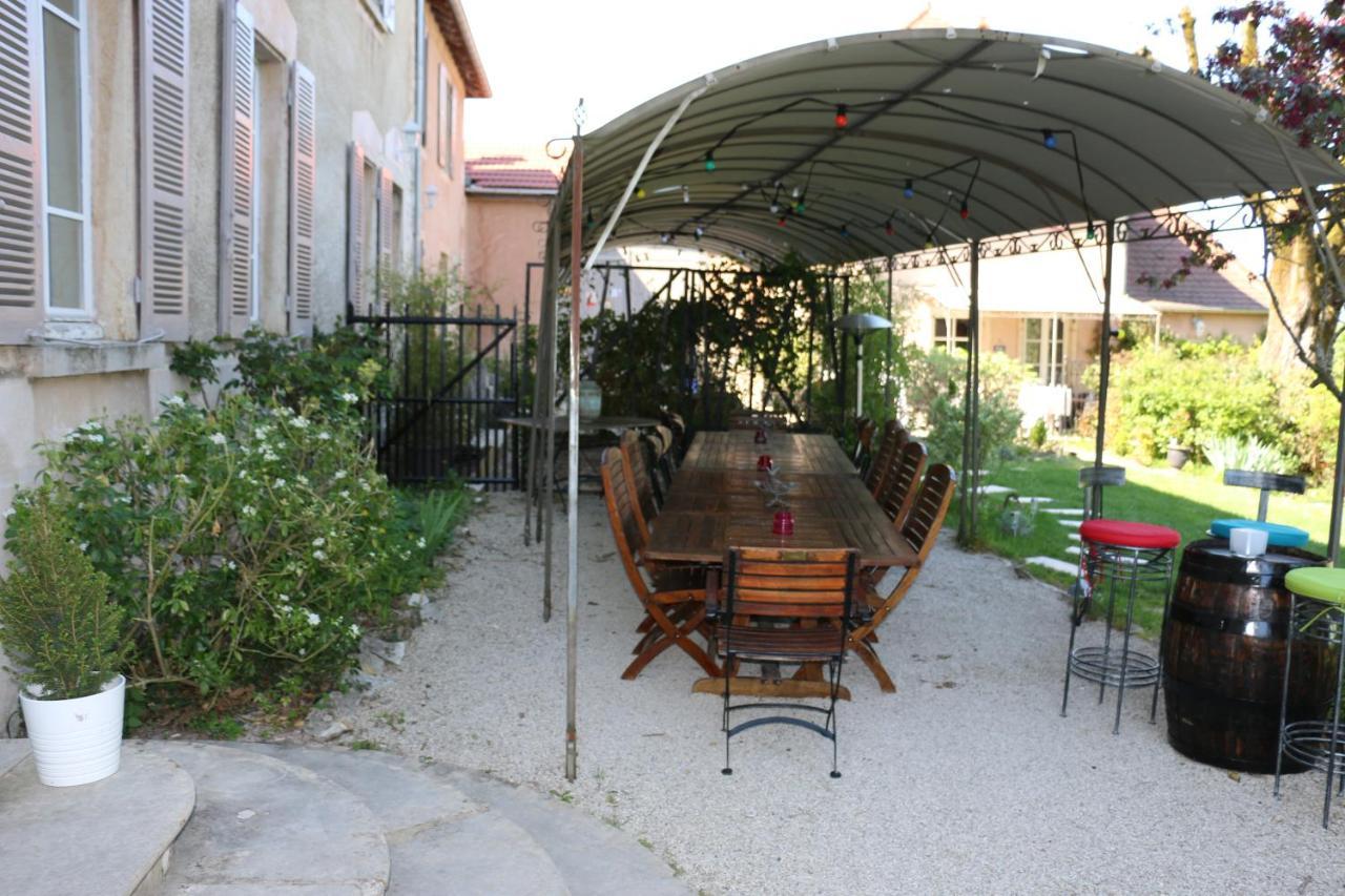Chambres Et Table L' Echappee Bouvesse-Quirieu Exterior foto